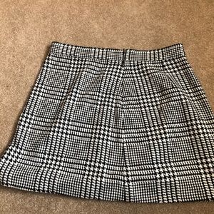 Houndstooth skirt